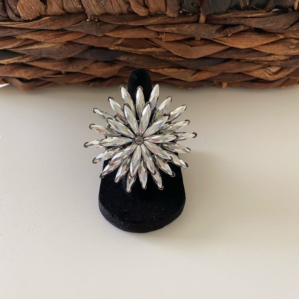 BEAUTIFUL 🌹Glamorous flower ring